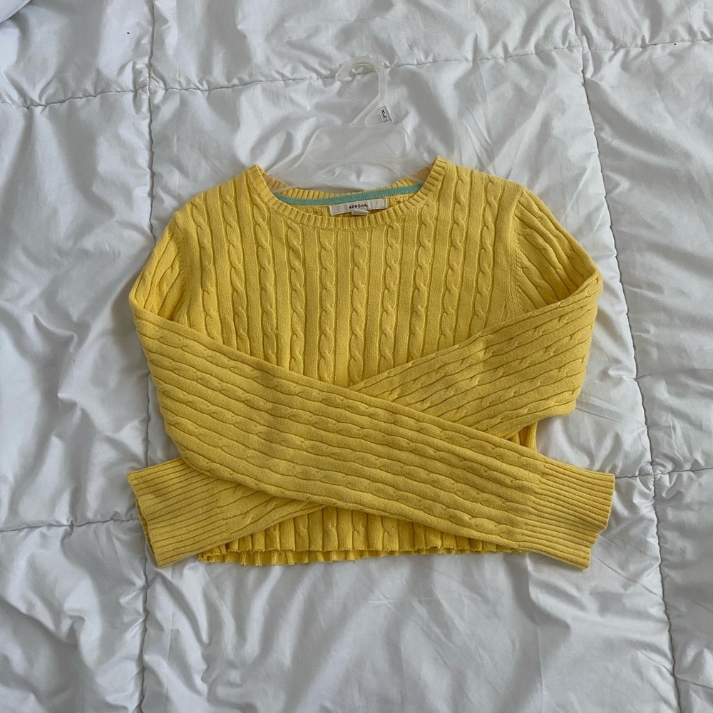 Vintage yellow long sleeve sweater